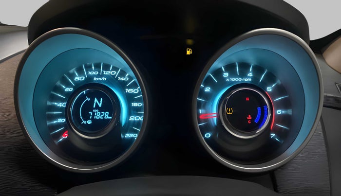 2016 Mahindra XUV500 W8, Diesel, Manual, 71,819 km, Odometer Image