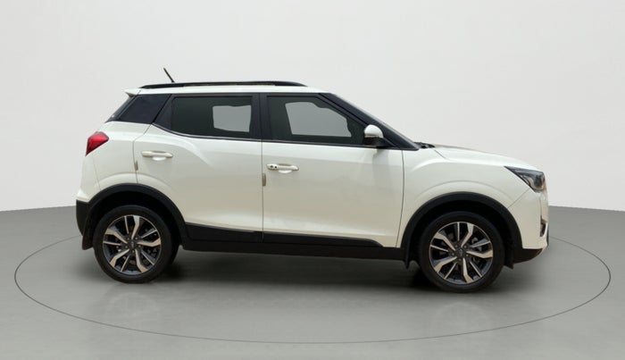 2021 Mahindra XUV300 W8 (O) 1.5 DIESEL AMT, Diesel, Automatic, 39,886 km, Right Side View