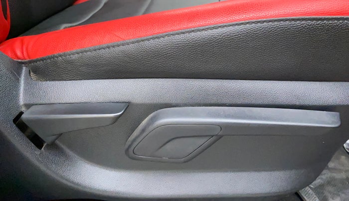 2016 Mahindra Kuv100 K8 D 6 STR, Diesel, Manual, 98,020 km, Driver Side Adjustment Panel