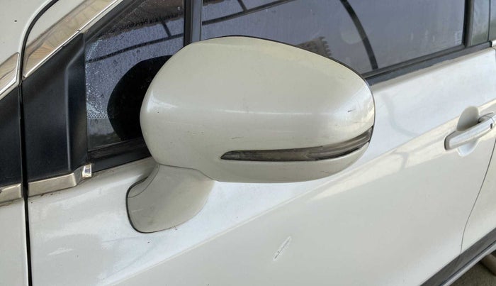 2015 Maruti S Cross ALPHA 1.3, Diesel, Manual, 61,167 km, Left rear-view mirror - Indicator light not working