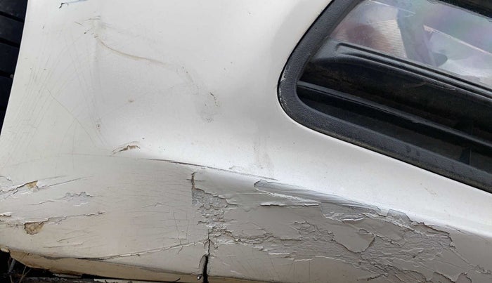2015 Volkswagen Polo COMFORTLINE 1.2L, Petrol, Manual, 62,004 km, Front bumper - Paint has minor damage