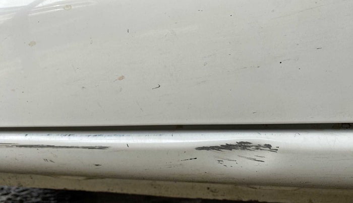2017 Toyota Etios Liva V, Petrol, Manual, 89,380 km, Left running board - Slightly dented