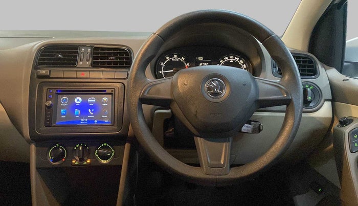2016 Skoda Rapid 1.6 MPI ACTIVE, Petrol, Manual, 21,867 km, Steering Wheel Close Up