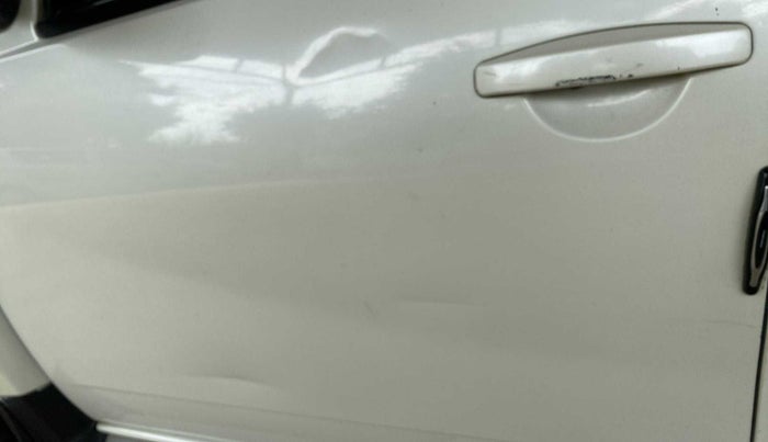 2016 Renault Duster 110 PS RXZ DIESEL, Diesel, Manual, 94,294 km, Front passenger door - Slightly dented