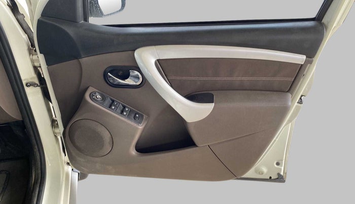 2016 Renault Duster 110 PS RXZ DIESEL, Diesel, Manual, 94,294 km, Driver Side Door Panels Control