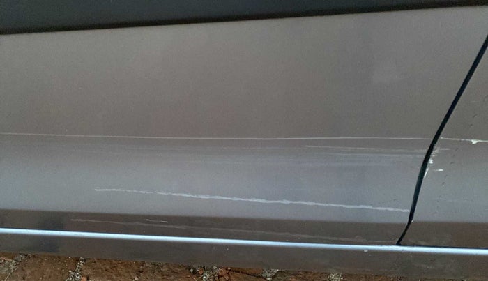 2014 Maruti Swift Dzire VXI, Petrol, Manual, 1,19,236 km, Front passenger door - Minor scratches