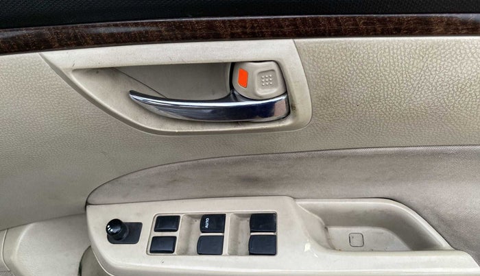 2014 Maruti Swift Dzire VXI, Petrol, Manual, 1,19,236 km, Driver Side Door Panels Control