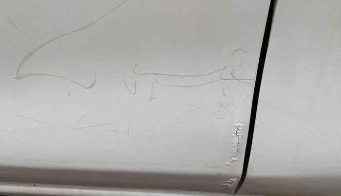 2014 Datsun Go T, Petrol, Manual, 62,884 km, Front passenger door - Minor scratches