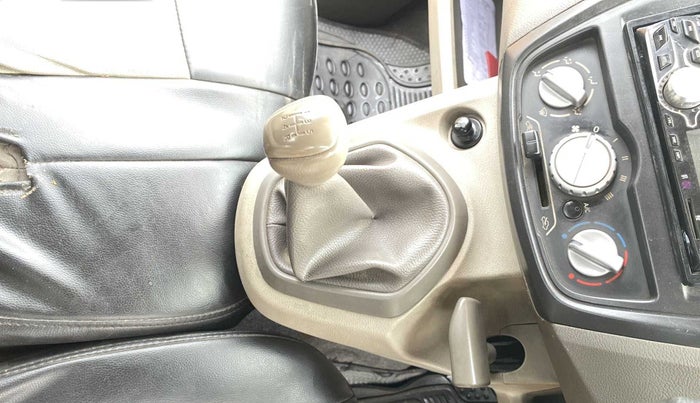 2014 Datsun Go T, Petrol, Manual, 62,884 km, Gear Lever
