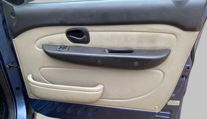 2012 Hyundai Santro Xing GLS, Petrol, Manual, 51,113 km, Driver Side Door Panels Control