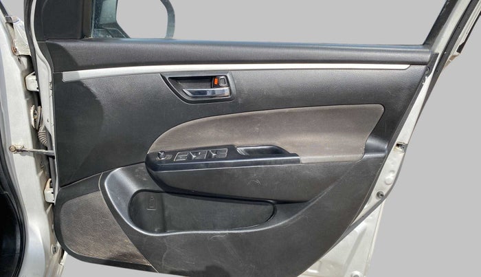 2012 Maruti Swift VXI, CNG, Manual, 99,694 km, Driver Side Door Panels Control