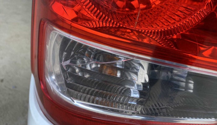 2011 Toyota Etios V, Petrol, Manual, 69,468 km, Left tail light - Minor damage