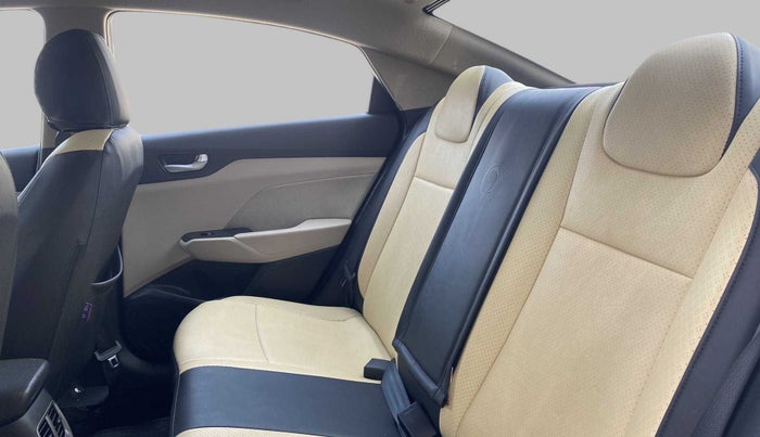 2018 Hyundai Verna 1.6 VTVT SX, Petrol, Manual, 1 km, Right Side Rear Door Cabin