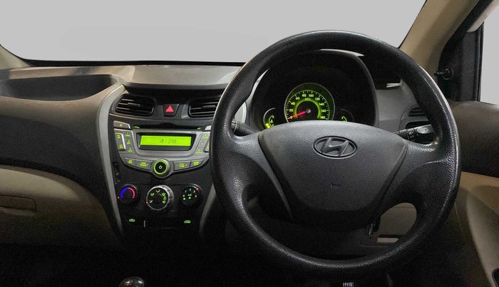 2013 Hyundai Eon MAGNA +, Petrol, Manual, 1,07,347 km, Steering Wheel Close Up
