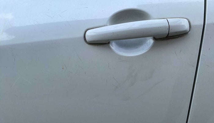 2012 Maruti Swift ZDI, Diesel, Manual, 1,05,992 km, Front passenger door - Minor scratches