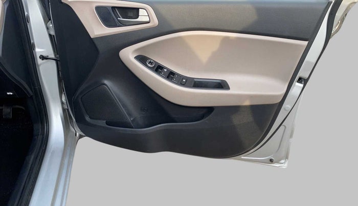 2017 Hyundai Elite i20 MAGNA 1.2, Petrol, Manual, 65,023 km, Driver Side Door Panels Control