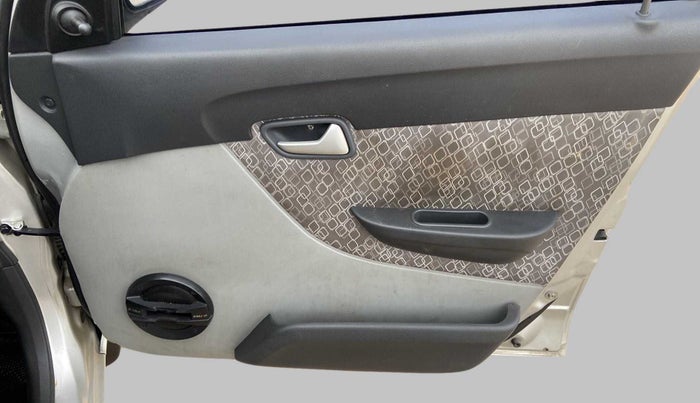2016 Maruti Alto 800 LXI, Petrol, Manual, 40,133 km, Driver Side Door Panels Control