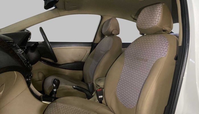 2011 Hyundai Verna FLUIDIC 1.6 VTVT SX, Petrol, Manual, 45,786 km, Right Side Front Door Cabin