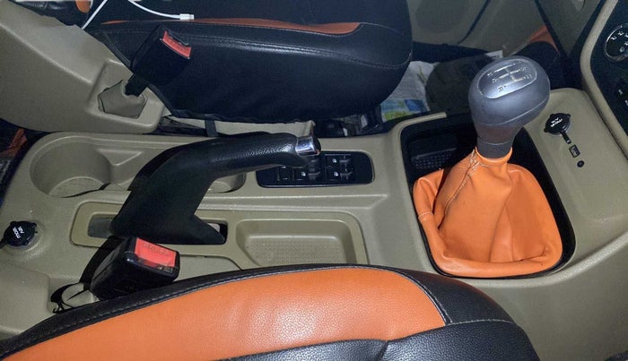 2015 Mahindra TUV300 T8, Diesel, Manual, 93,126 km, Gear Lever