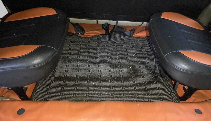 2015 Mahindra TUV300 T8, Diesel, Manual, 93,126 km, Boot Inside