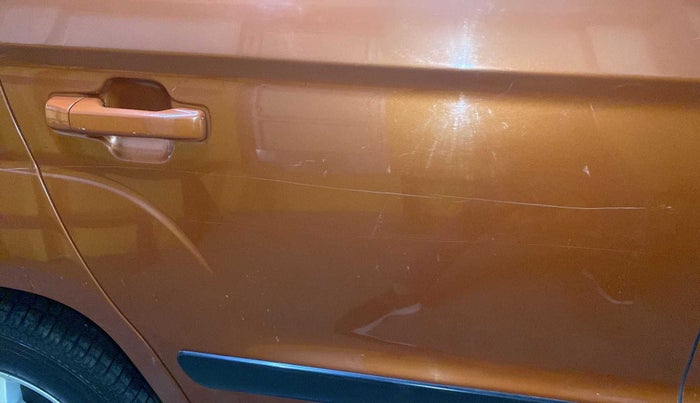 2015 Mahindra TUV300 T8, Diesel, Manual, 93,126 km, Right rear door - Minor scratches