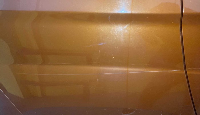 2015 Mahindra TUV300 T8, Diesel, Manual, 93,126 km, Right quarter panel - Minor scratches