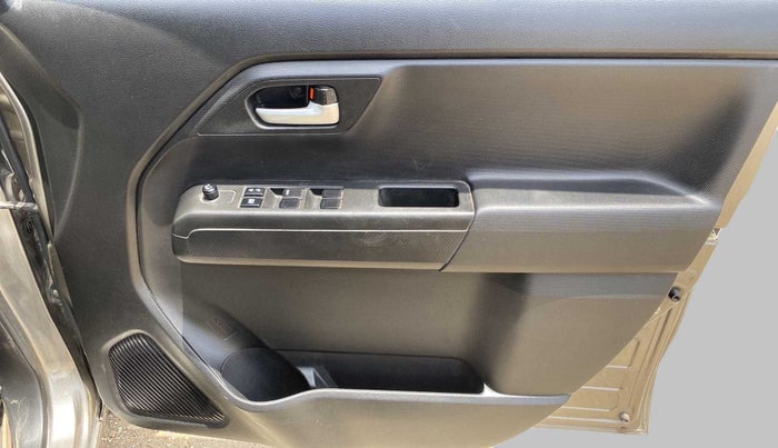 2019 Maruti New Wagon-R VXI 1.2, Petrol, Manual, 46,895 km, Driver Side Door Panels Control