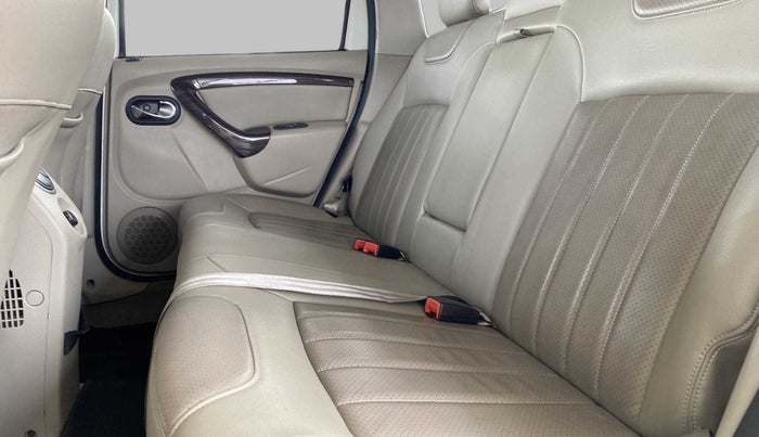 2014 Nissan Terrano XV D THP PREMIUM 110 PS, Diesel, Manual, 95,490 km, Right Side Rear Door Cabin