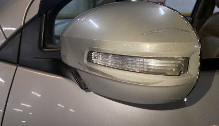 2016 Maruti Ertiga VXI AT, Petrol, Automatic, 60,079 km, Left rear-view mirror - Cover has minor damage