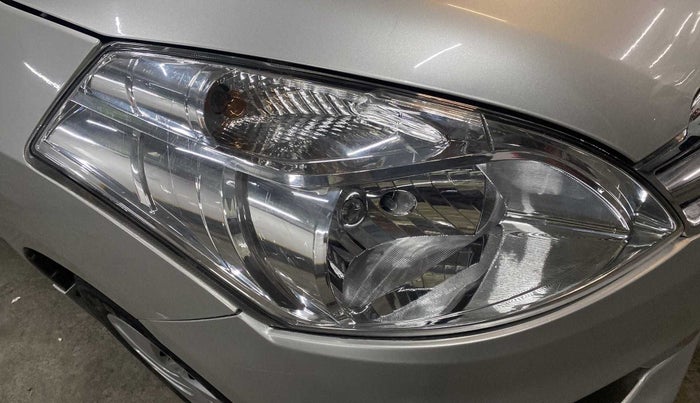 2016 Maruti Ertiga VXI AT, Petrol, Automatic, 60,079 km, Right headlight - Minor scratches