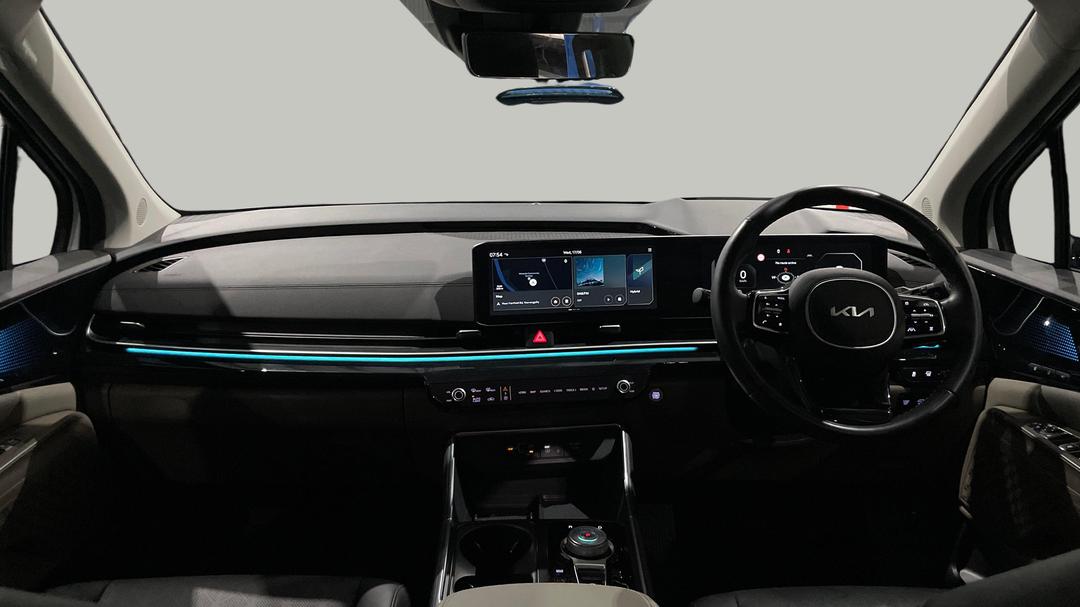 2024 Kia Carnival Gt-line Hev, Automatic, 17453 km, Dashboard View