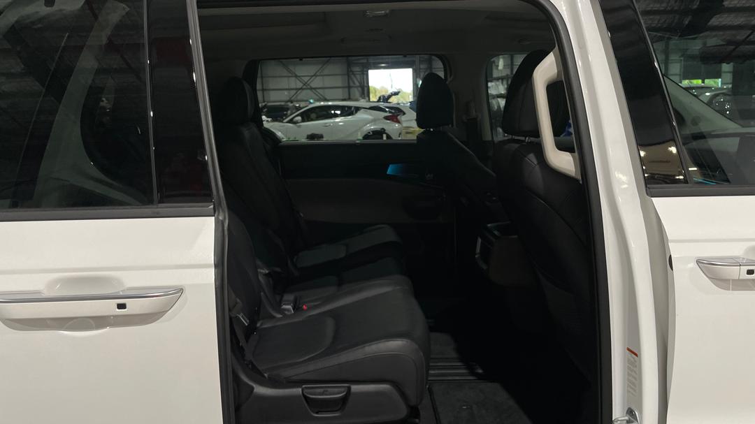 2024 Kia Carnival Gt-line Hev, Automatic, 17453 km, Right Side Rear Door Cabin View