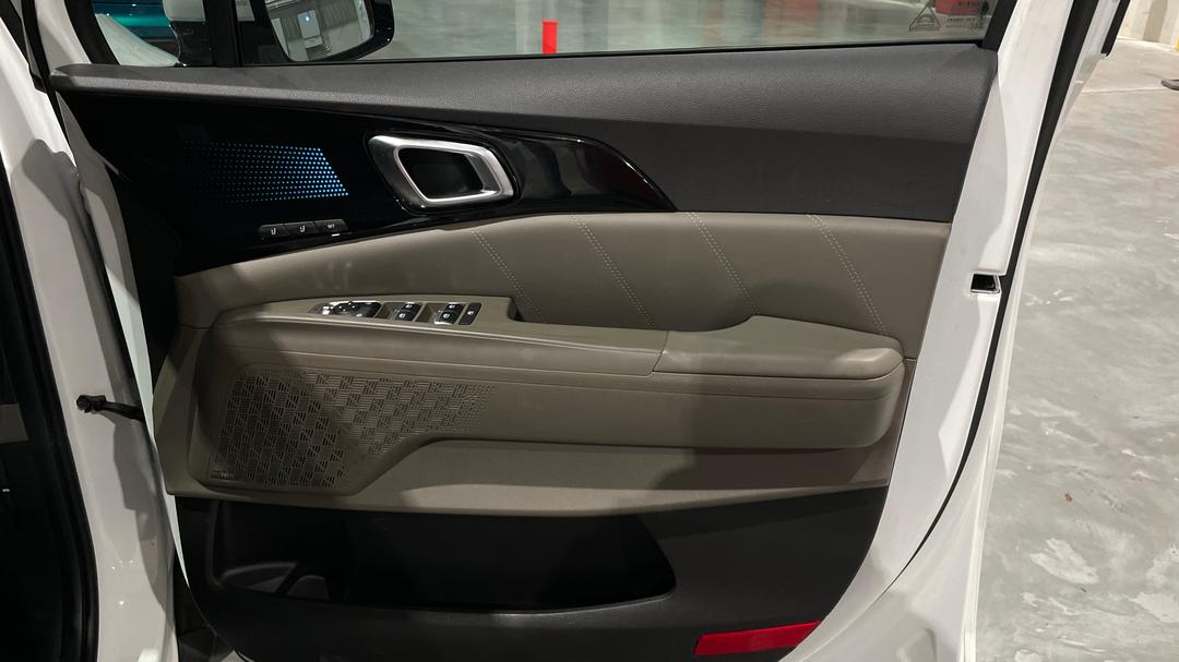 2024 Kia Carnival Gt-line Hev, Automatic, 17453 km, Speaker View