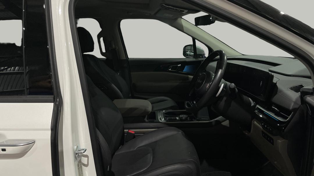 2024 Kia Carnival Gt-line Hev, Automatic, 17453 km, Right Side Front Door Cabin View