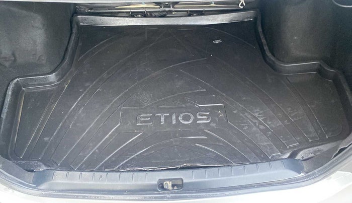 2011 Toyota Etios G, Petrol, Manual, 60,615 km, Boot Inside