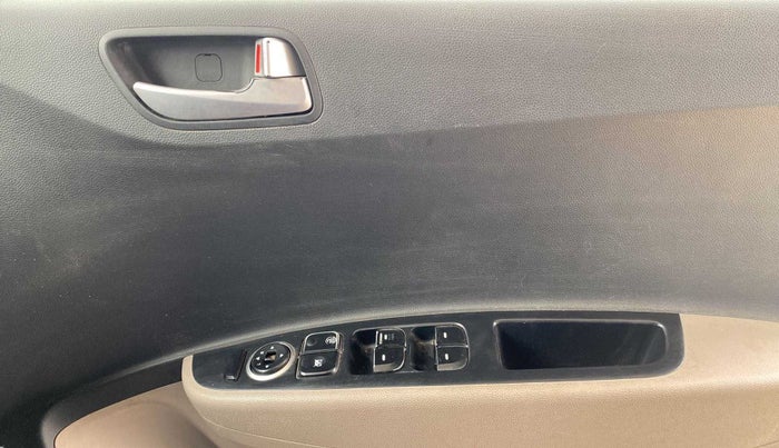 2014 Hyundai Xcent S (O) 1.2, Petrol, Manual, 58,973 km, Driver Side Door Panels Control