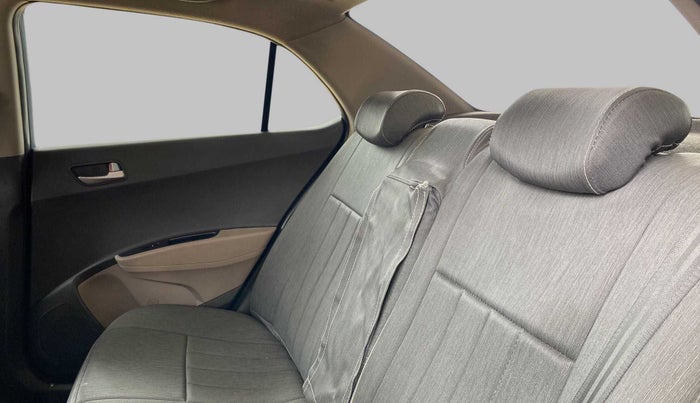 2014 Hyundai Xcent S (O) 1.2, Petrol, Manual, 58,973 km, Right Side Rear Door Cabin