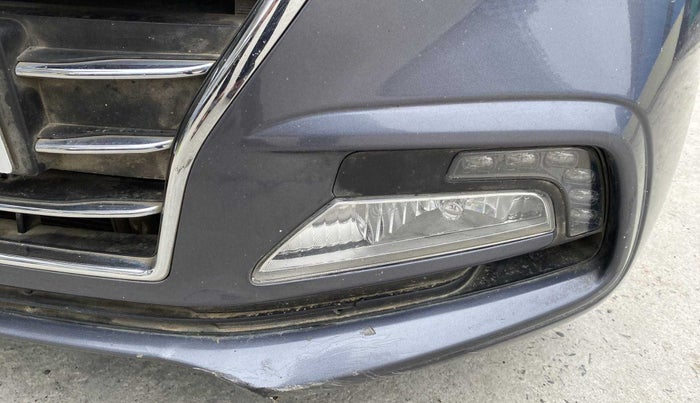 2018 Hyundai Xcent SX 1.2 CRDI, Diesel, Manual, 1,02,000 km, Left fog light - Not working