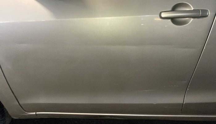 2014 Maruti Ertiga VDI, Diesel, Manual, 52,520 km, Front passenger door - Slightly dented