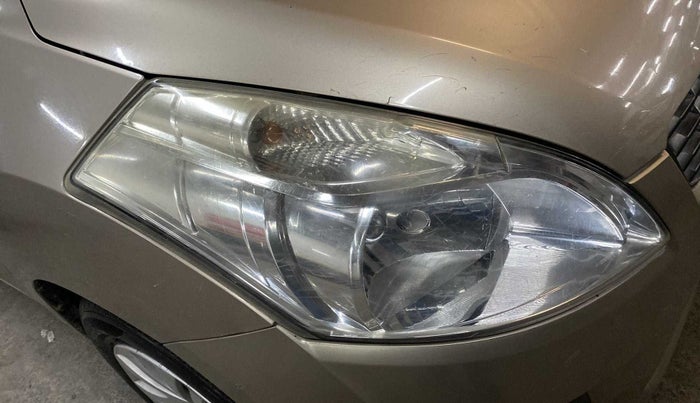 2014 Maruti Ertiga VDI, Diesel, Manual, 52,520 km, Right headlight - Minor scratches