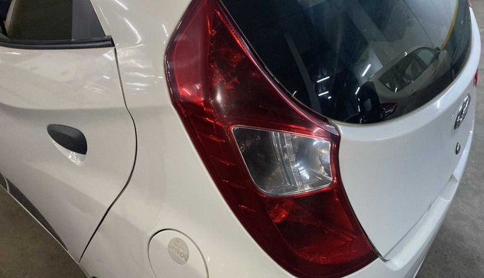 2017 Hyundai Eon ERA + SE, Petrol, Manual, 39,577 km, Left tail light - Minor scratches