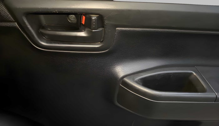 2022 Maruti S PRESSO VXI+, Petrol, Manual, 14,757 km, Driver Side Door Panels Control