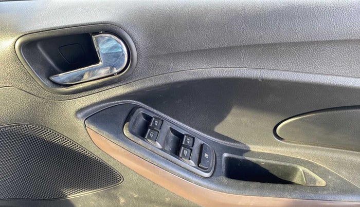 2019 Ford FREESTYLE TITANIUM 1.2 PETROL, Petrol, Manual, 13,328 km, Driver Side Door Panels Control