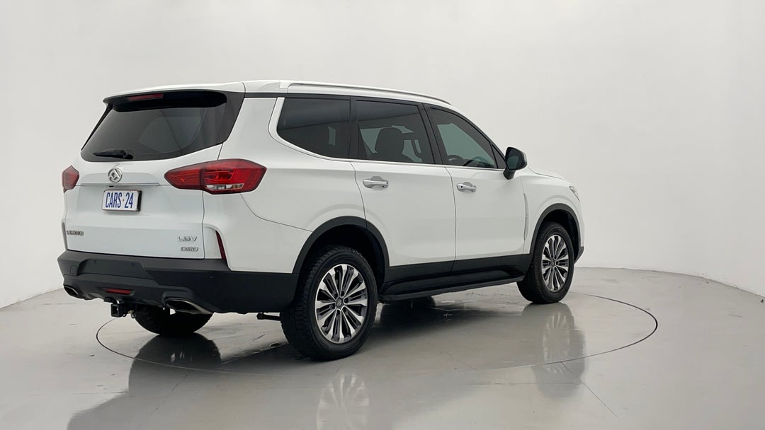 Right Back Diagonal (45- Degree) View