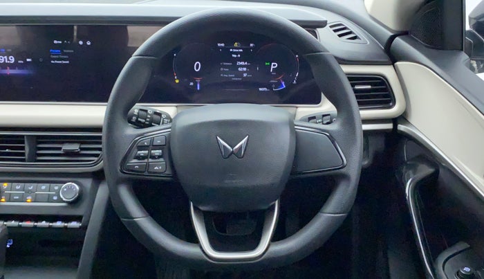 2022 Mahindra XUV700 AX 5 D AT 5 STR, Diesel, Automatic, 16,073 km, Steering Wheel Close Up