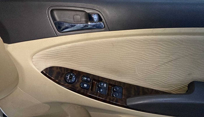 2013 Hyundai Verna FLUIDIC 1.6 VTVT EX, Petrol, Manual, 58,292 km, Driver Side Door Panels Control