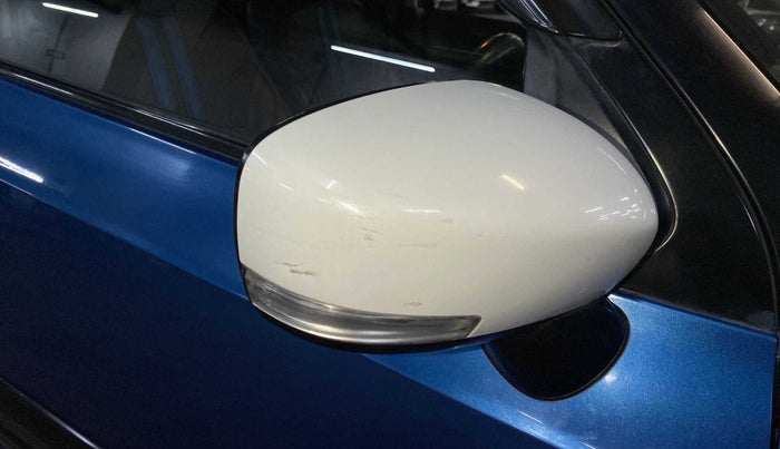 2017 Maruti IGNIS ZETA 1.2 AMT DUAL TONE, Petrol, Automatic, 67,242 km, Right rear-view mirror - Minor scratches