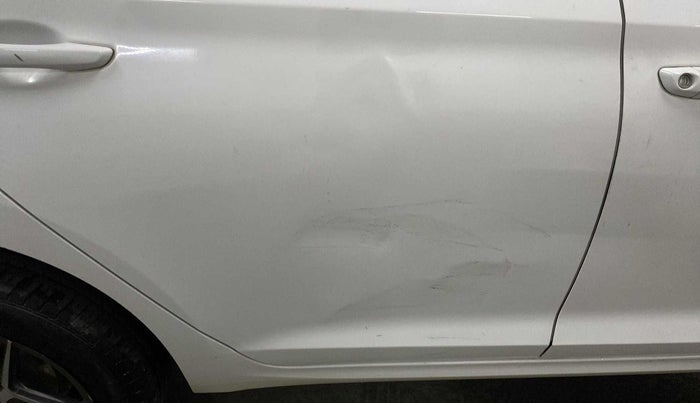 2018 Hyundai Verna 1.6 EX CRDI, Diesel, Manual, 63,537 km, Right rear door - Minor scratches