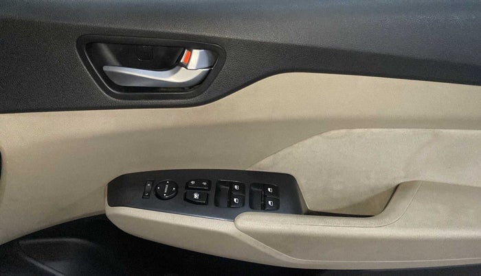 2018 Hyundai Verna 1.6 EX CRDI, Diesel, Manual, 63,537 km, Driver Side Door Panels Control