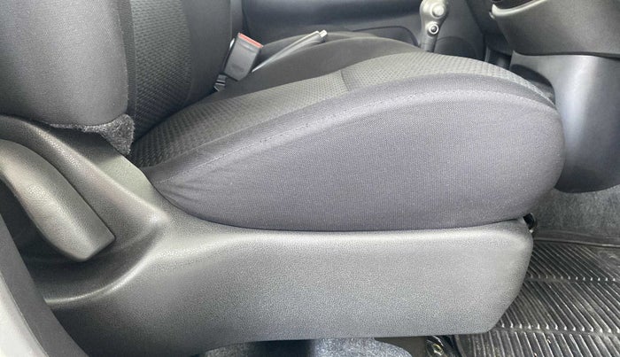 2019 Nissan Micra XL (O) CVT, Petrol, Automatic, 25,343 km, Driver Side Adjustment Panel